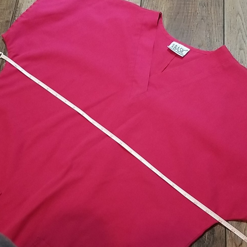 Simply Basic Scrub Top - Picture 2 of 8
